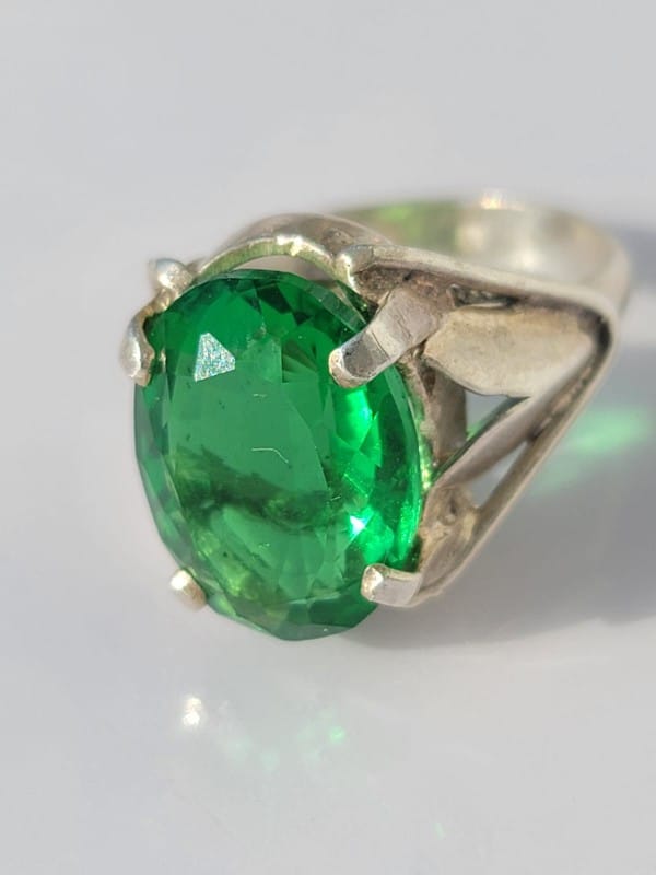 The Royal Emerald Ring